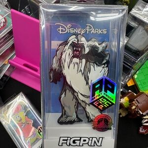 FiGPiN #1161 Disney Parks - Matterhorn Yeti (AP)